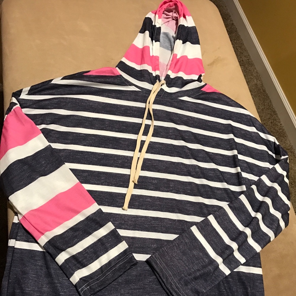 Long sleeve hooded tee. XL